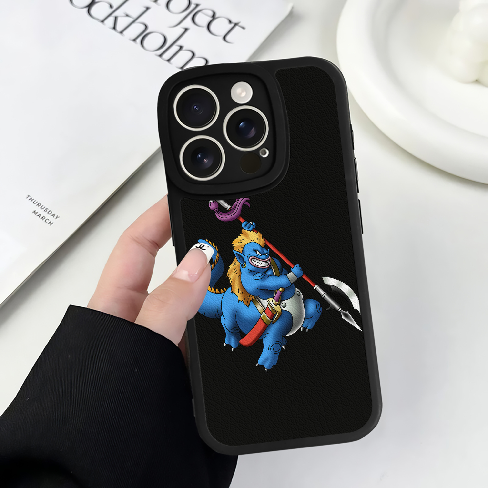 （画像用） ドラゴンクエスト Doragon Kuesuto Dragon Quest 【iPhone 16シリーズ対応】シリコンスマホケース（レザー調） 材質：シリコン